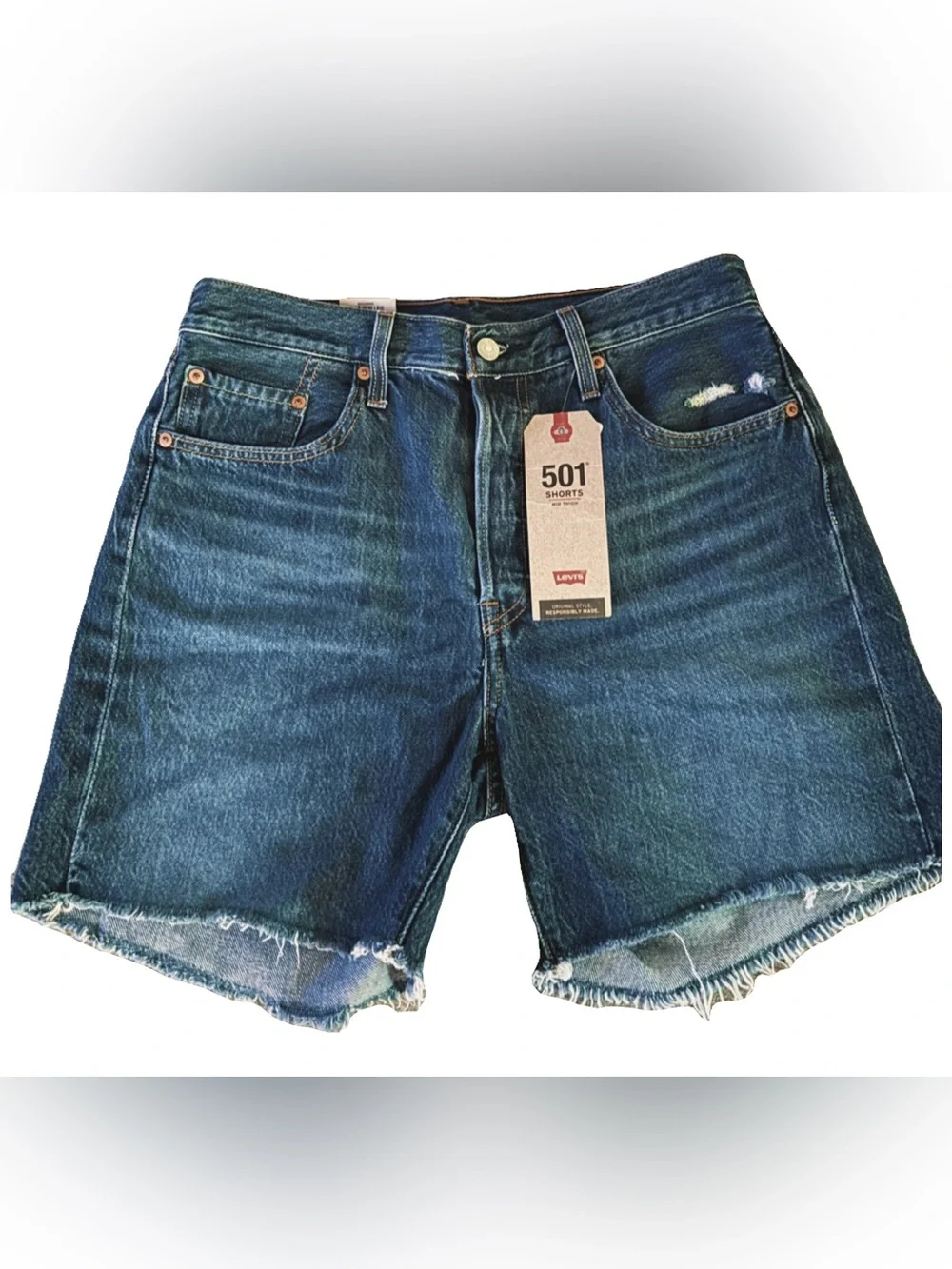 Levi’s 501 Mid thigh blue denim shorts